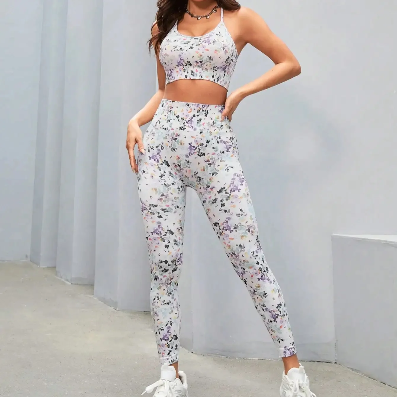 Floral-Printed Seamless Leggings for Women - Image 2